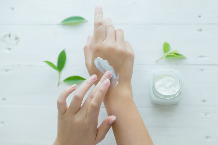 Top ++ 12 Anti-Aging Hand Creams to keep your hand young & smooth